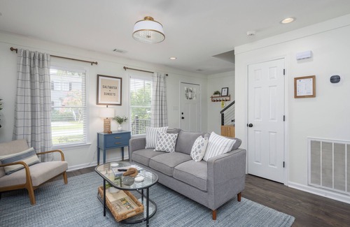 Historic District House | King Street Retreat: Charming, Fully Updated Townhome. Excellent Location!