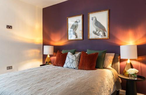 West Ealing Apartment | King Studio Apartment with Garden and Parking