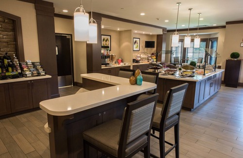 Newtonville Apartment | King Studio Near ALB, Downtown + UAlbany | Free Breakfast, Pool Access