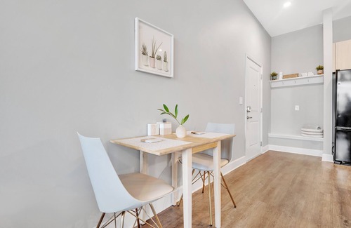 Paw Creek Apartment | KING Suite!| 2Beds| 2TVs| Mins to Uptown Charlotte