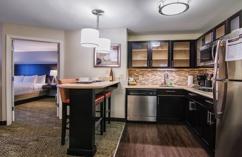 Marquette Condo | King Suite. Free Breakfast Buffet. Downtown Marquette. Great for Business Travelers!