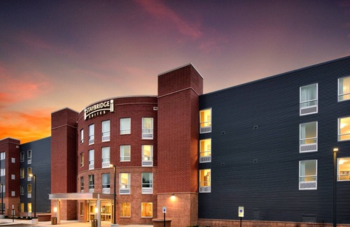 Marquette Condo | King Suite. Free Breakfast Buffet. Downtown Marquette. Great for Business Travelers!