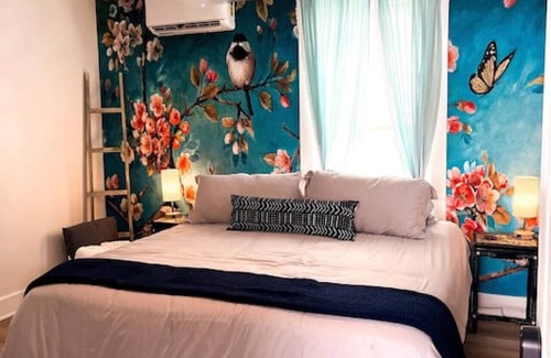 Lincolnville Hotel | King Suite in Boutique Hotel2, walk to downtown