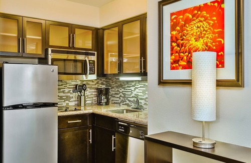 Bismarck Condo | King Suite Near Downtown | Free Daily Breakfast + Indoor Pool