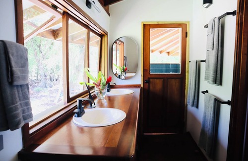 Carenero Island Bed & Breakfast | King Suites Ocean View Sand Level