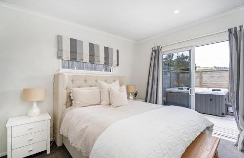 Whiritoa House | KING6 - Coastal Calm Retreat