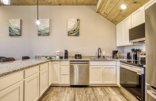 Sevierville Ski Chalet | Kingfish Kreek Cabin I 3 Bedroom Chalet