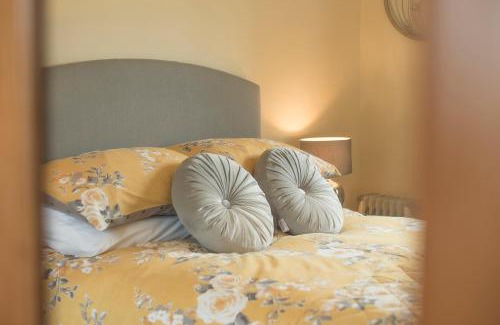 St Ishmaels House | Kingfisher Cottage