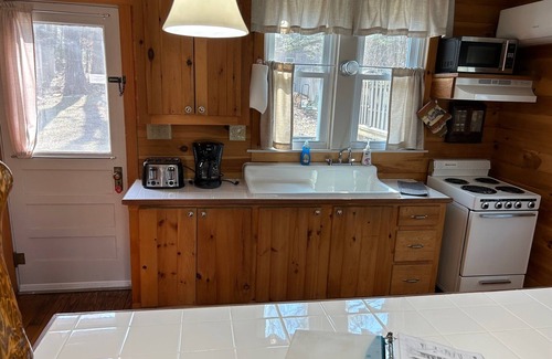 Moon Lake Cottages Cabin | Kingfisher Cottage