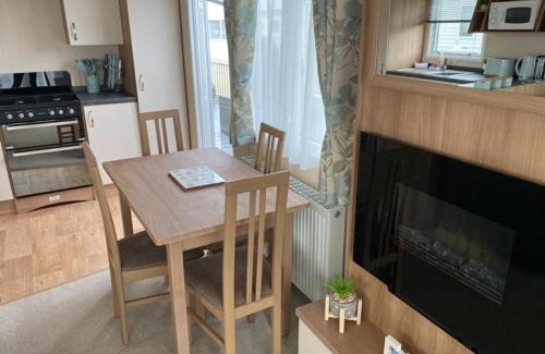 Tattershall House | KINGFISHER COURT 2 Tattershall lakes with hot tub