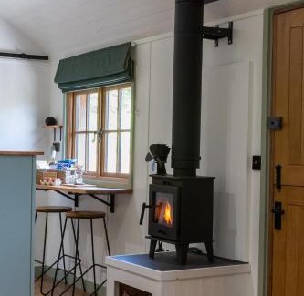 Bideford Apartment | Kingfisher - Dog Friendly Luxury Glamping in North Devon