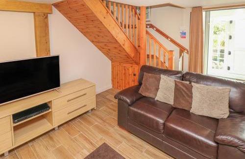 Whitland House | Kingfisher