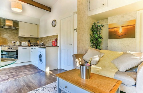 Caerwys Ski Chalet | Kingfisher Lakeside Lodge