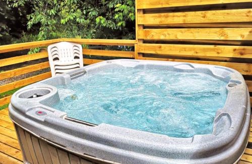 Warminster House | Kingfisher Lodge-HuntersMoon -Warminster-Longleat-Bath