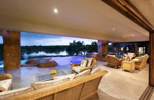 Bela-Bela Cabin | Kingfisher Villa in Mabula Game Reserve