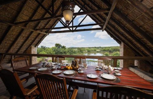 Bela-Bela Cabin | Kingfisher Villa in Mabula Game Reserve