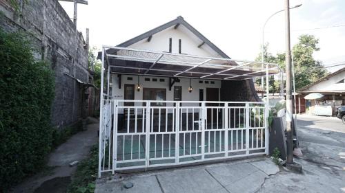 Kasihan House | Kingkost Tinosidin