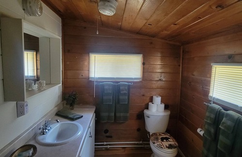 Pinehurst Cabin | Kings Canyon Rustic Cabin