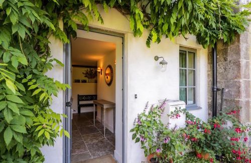 Broad Chalke House | Kings Cottage - South
