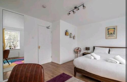 Camden Town House | Kings Cross 4BR House - Garden & Free Parking