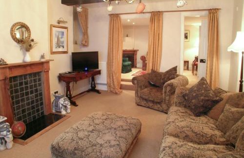 Beaumaris House | Kings House