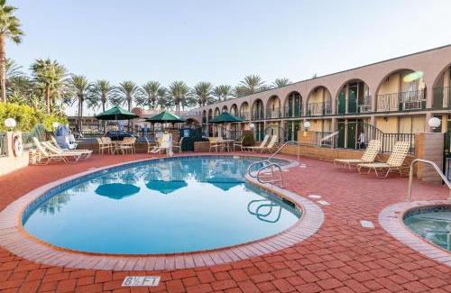 Anaheim Resort Hotel | Kings Inn Anaheim at The Park & Convention Center