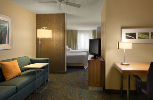 Landen Hotel | Kings Inn & Suites Mason