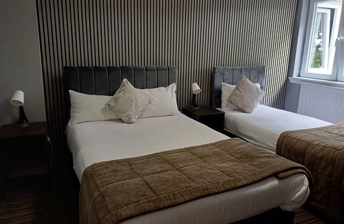 Rutherglen Hotel | Kings Park Hotel