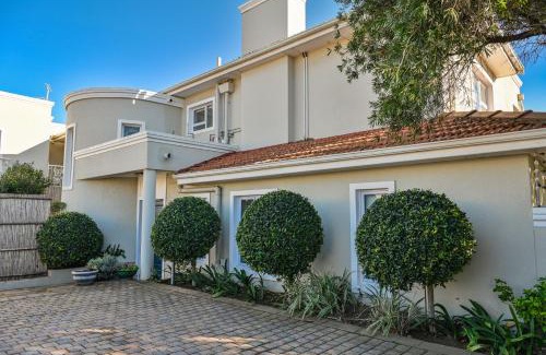 Humewood House | Kingsbeach Cottages