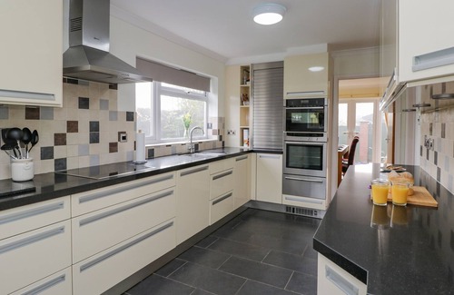 Llangrove Cottage | KINGSFORD HOUSE, pet friendly in Whitchurch, Herefordshire