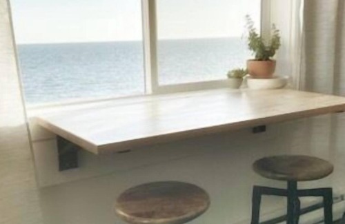 Homer House | Kingsize Bed - Romantic Getaway on the Homer Spit