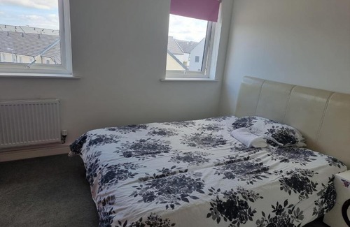 Camborne House | Kingsize Room Close To The A30 Camborne