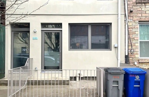 Greenpoint Apartment | Kingsland by Rove Travel | 2BR Duplex w/Backyard