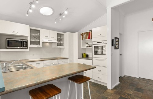 Huskisson Cottage | Kingston Cottage by Experience Jervis Bay