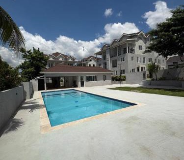 Norbrook Apartment | Kingston Modern Getaway