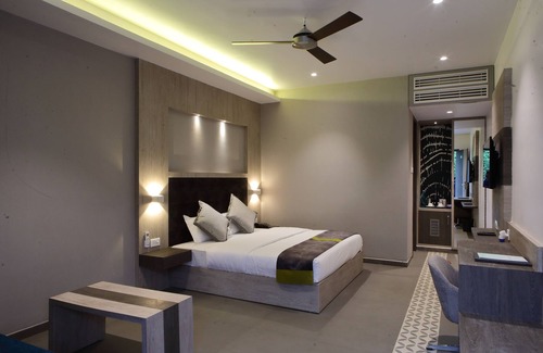Kanpur Hotel | Kingston Resort