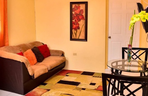 Molynes Gardens Apartment | Kingston Sunset Guest Apartment I