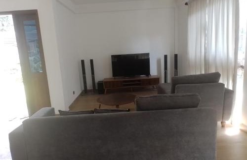 Katugastota Apartment | Kingston Villa