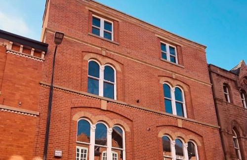 Trafford Apartment | Kingsway