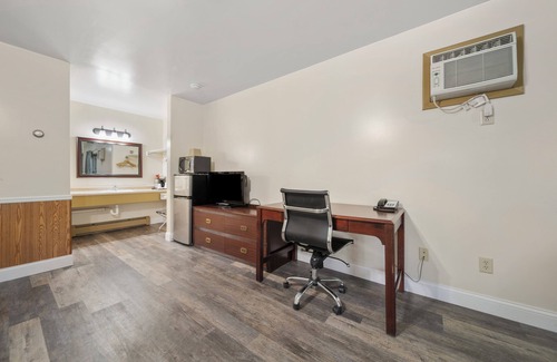 Caro Hotel | Kingsway Inn
