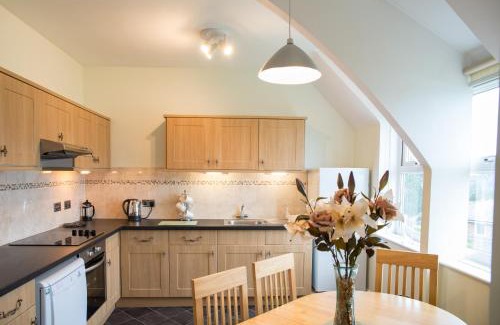 Dartmouth Apartment | Kingswear Park Club with Swimming Pool & Spa