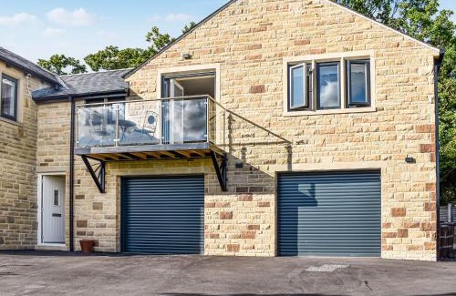 Silsden House | Kinneret Apartment