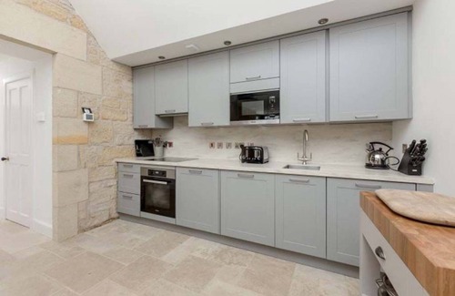 St. Andrews Cottage | Kinness Cottage - a cottage that sleeps 8 guests in 4 bedrooms