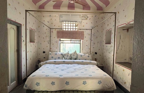 Udaipur City Centre Hotel | Kintsugi at Rangniwas