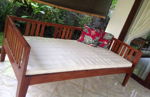 Purwakerti Cottage | Kirana Homestay - Leaf Bungalow