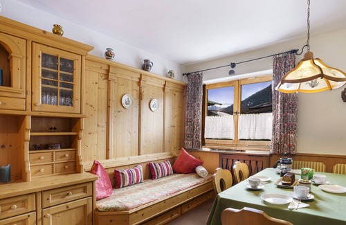 Kitzbuehel House | Kirchberg: Well maintained country house near ski slope