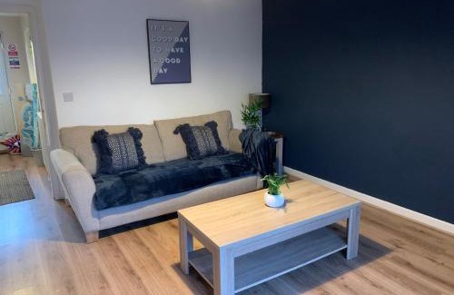 Skegby House | Kirkby House, 3 bedroom, sleeps up to 7 with sofa bed, holiday, corporate, contractor stays