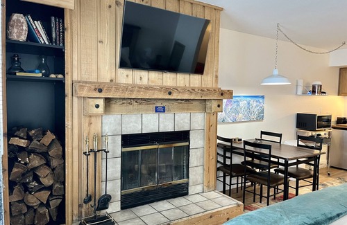 Palisades Apartment | KirkwoodSki InStudio@TheMeadows HotTub
