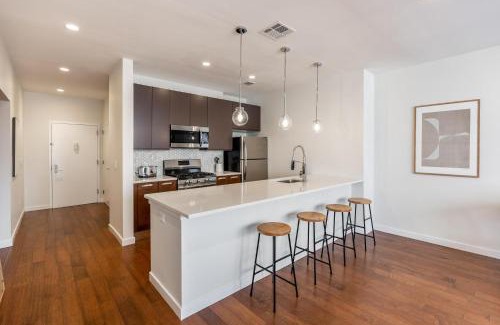 Central Business District Apartment | Kislak 302 Spacious 1BR in Heart of Downtown