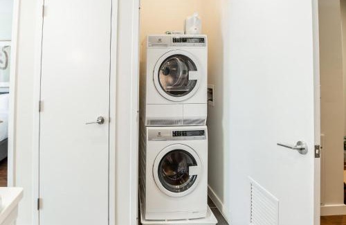 Central Business District Apartment | Kislak 302 Spacious 1BR in Heart of Downtown